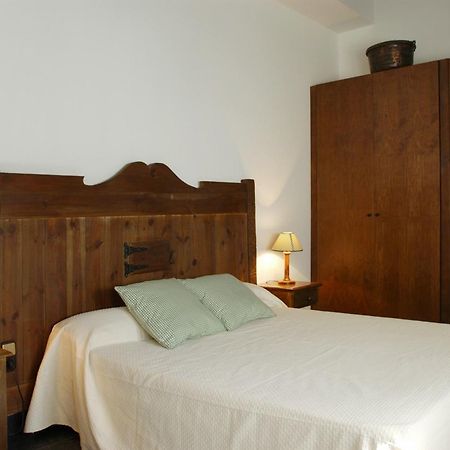 Apartamentos Linsoles Eriste Esterno foto