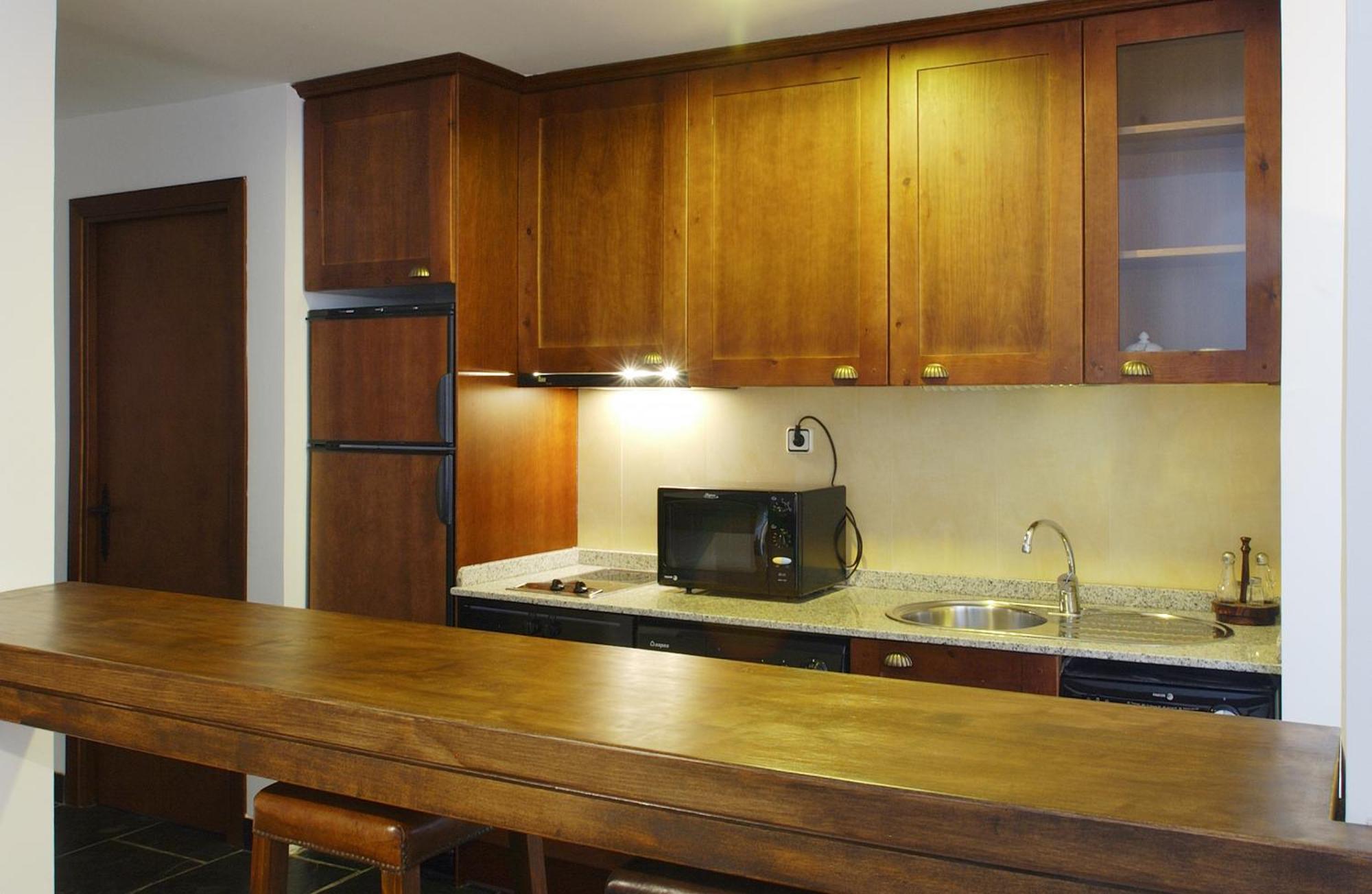 Apartamentos Linsoles Eriste Esterno foto