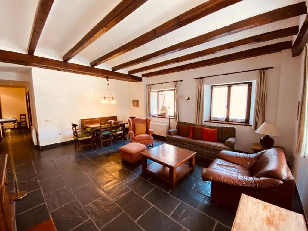 Apartamentos Linsoles Eriste Esterno foto