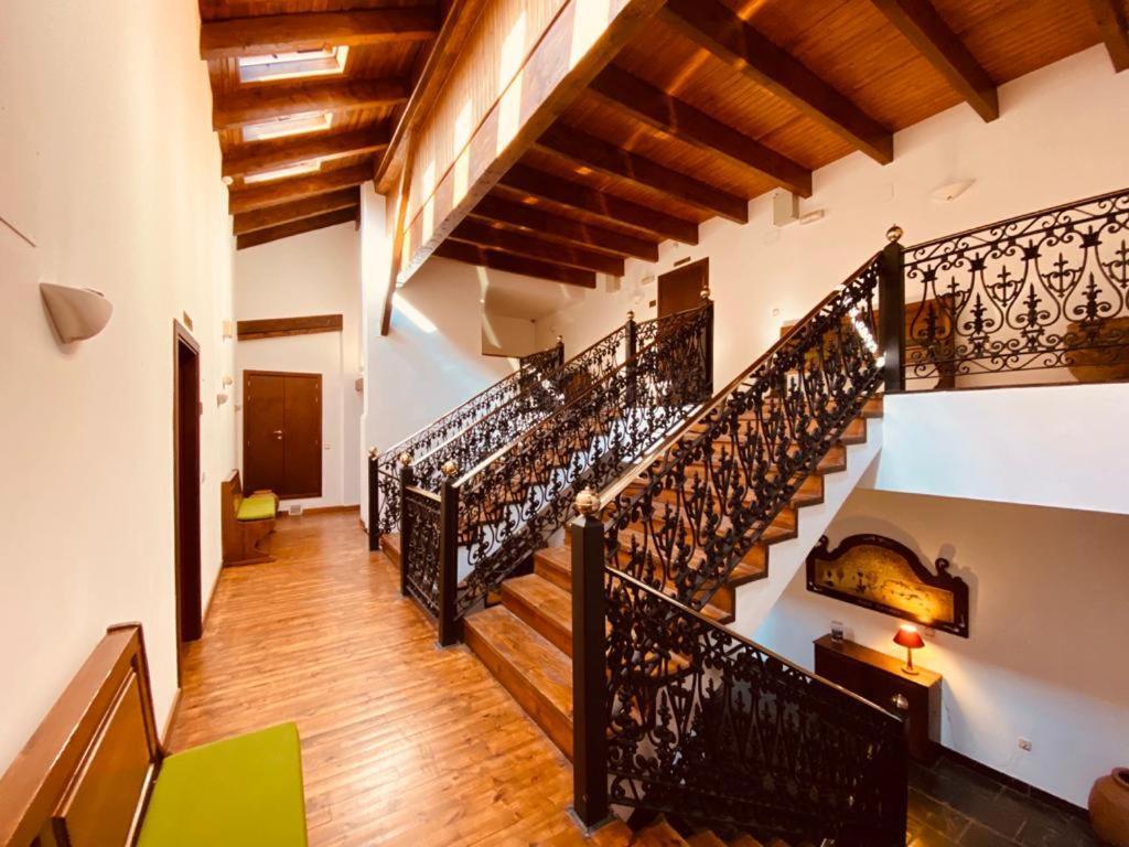 Apartamentos Linsoles Eriste Esterno foto
